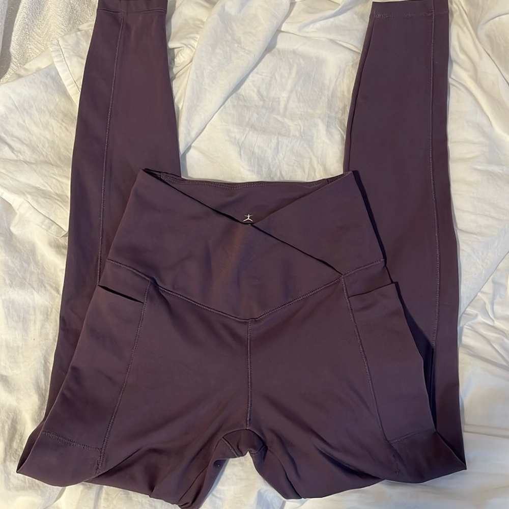 Danskin Size XS Purple Leggings WITH POCKETS